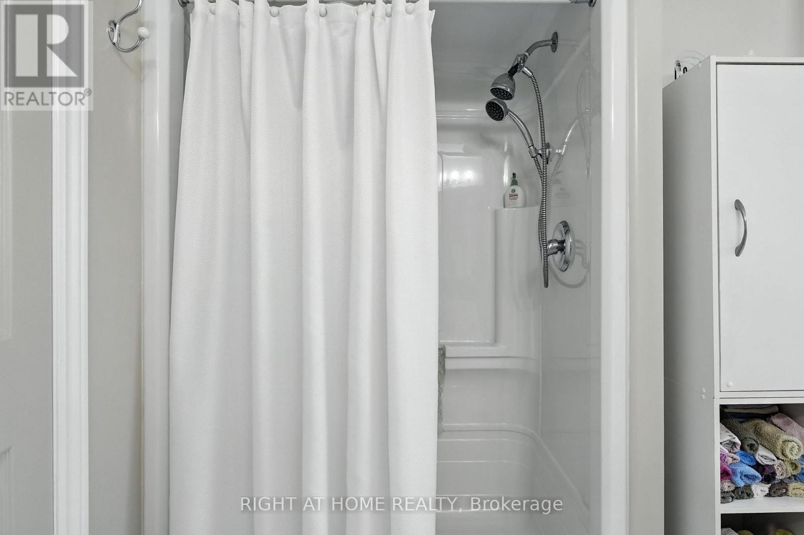 












16 O'NEILL CIRCLE

,
Springwater (Phelpston),




Ontario
L0L2K0

