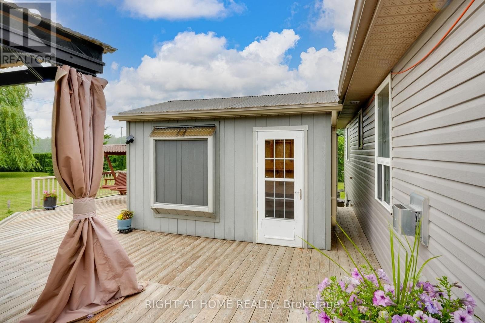 












16 O'NEILL CIRCLE

,
Springwater (Phelpston),




Ontario
L0L2K0

