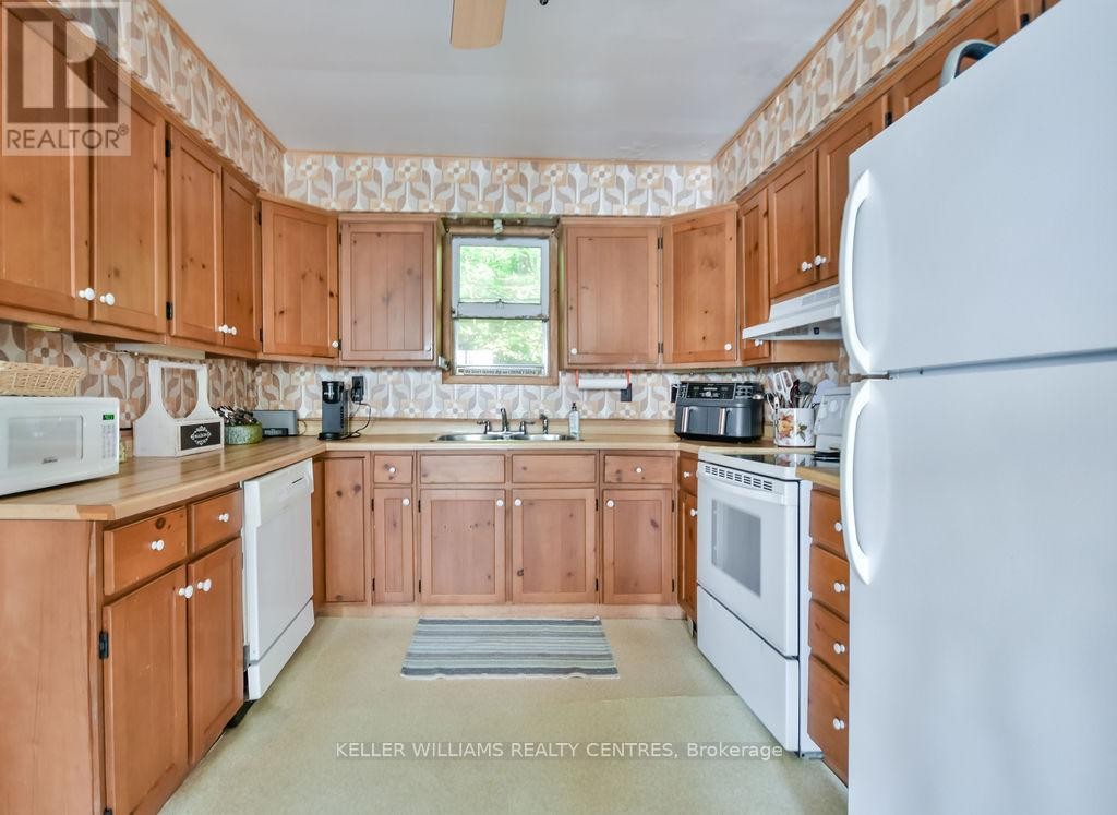 












379 CHAMPLAIN ROAD

,
Penetanguishene,




Ontario
L9M1S3

