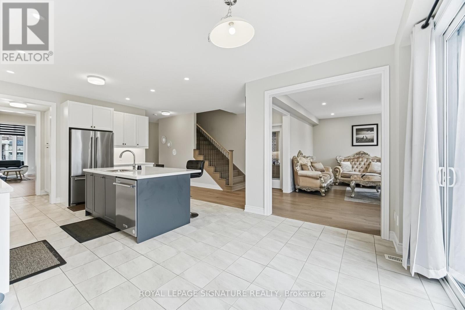 












78 BEARBERRY ROAD

,
Springwater (Midhurst),




Ontario
L9X2C9


