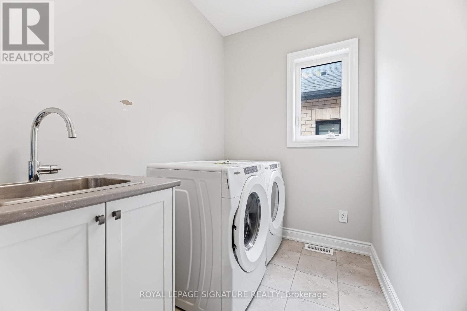 












78 BEARBERRY ROAD

,
Springwater (Midhurst),




Ontario
L9X2C9


