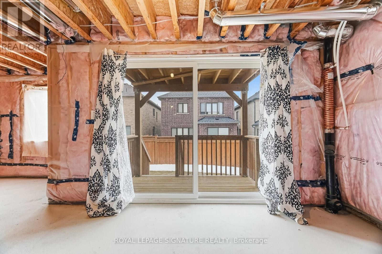 












78 BEARBERRY ROAD

,
Springwater (Midhurst),




Ontario
L9X2C9

