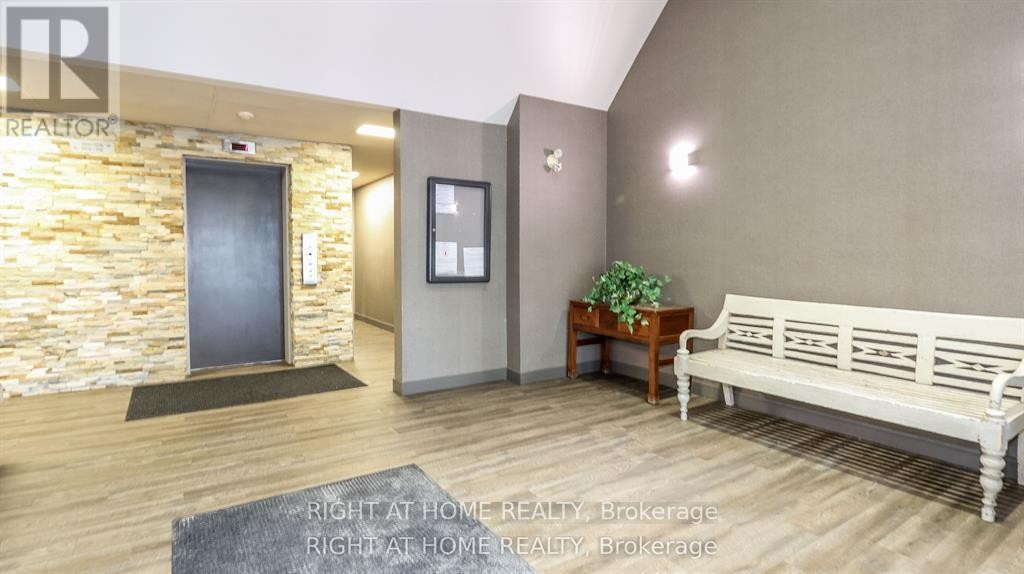 












113 - 126 BELL FARM ROAD

,
Barrie (Alliance),




Ontario
L4M6J3

