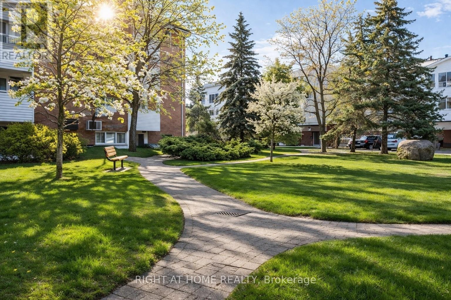 












113 - 126 BELL FARM ROAD

,
Barrie (Alliance),




Ontario
L4M6J3

