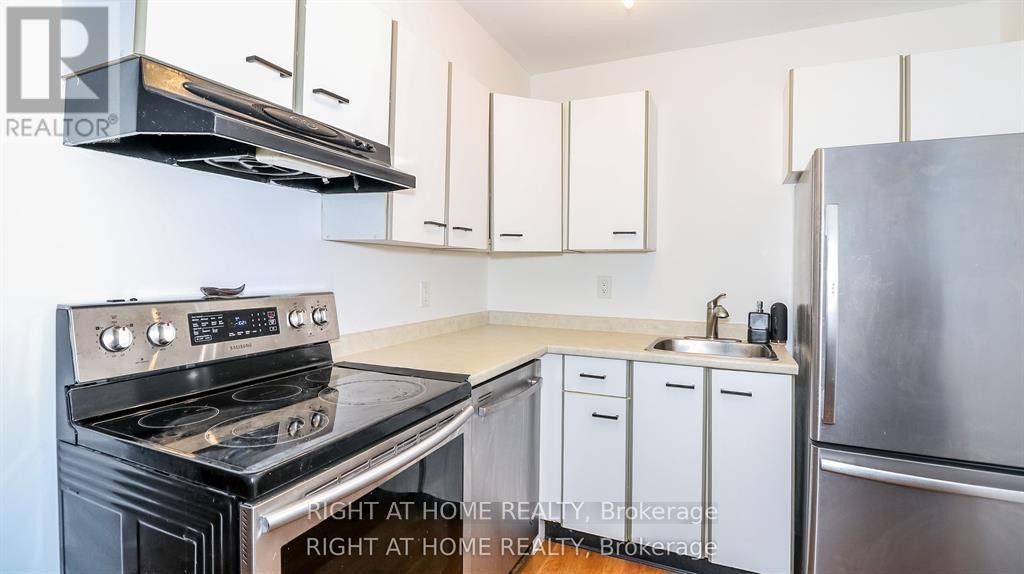 












113 - 126 BELL FARM ROAD

,
Barrie (Alliance),




Ontario
L4M6J3

