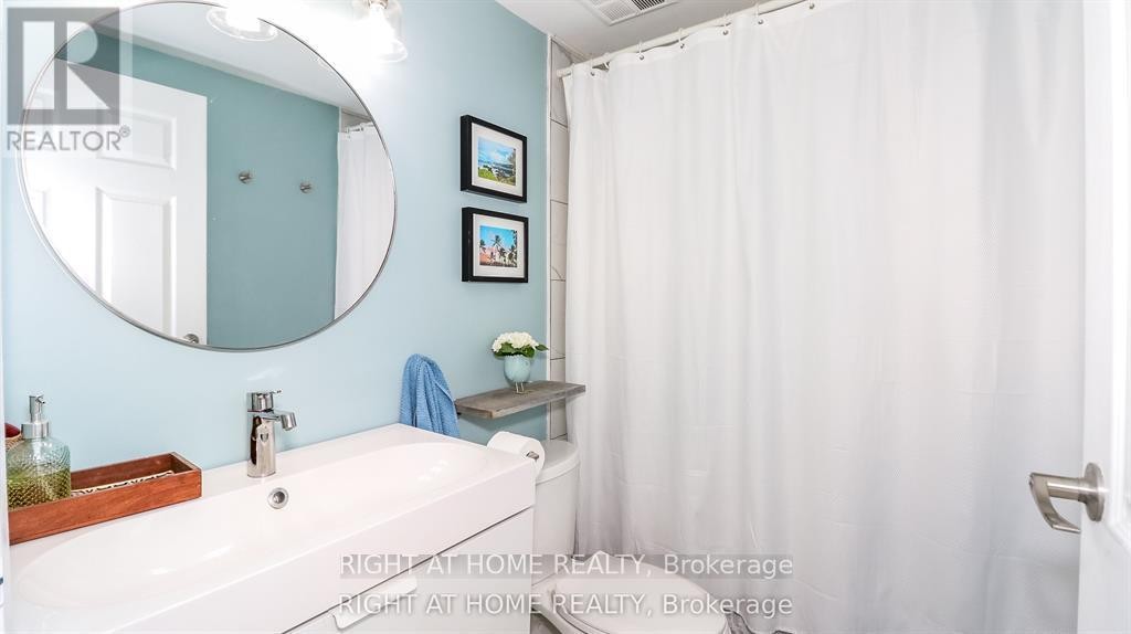 












113 - 126 BELL FARM ROAD

,
Barrie (Alliance),




Ontario
L4M6J3

