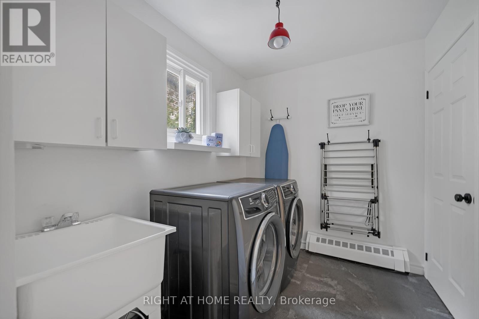 












361 HICKLING TRAIL

,
Barrie (Grove East),




Ontario
L4M6A4

