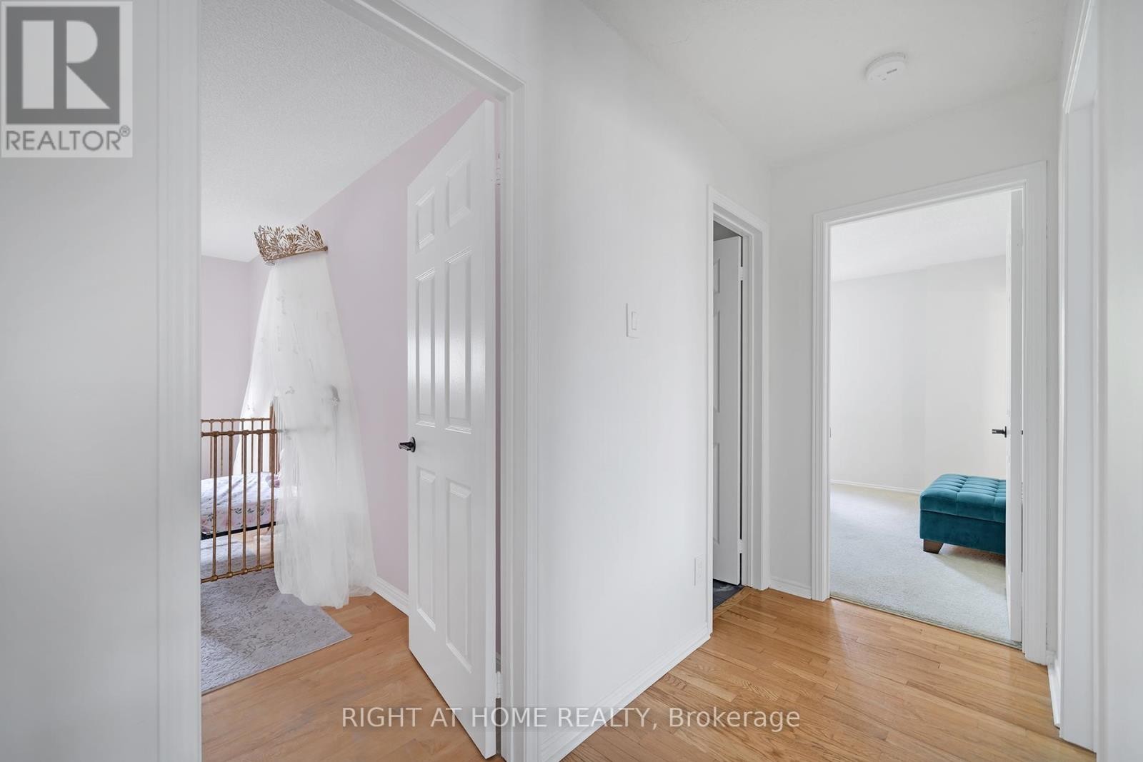 












361 HICKLING TRAIL

,
Barrie (Grove East),




Ontario
L4M6A4

