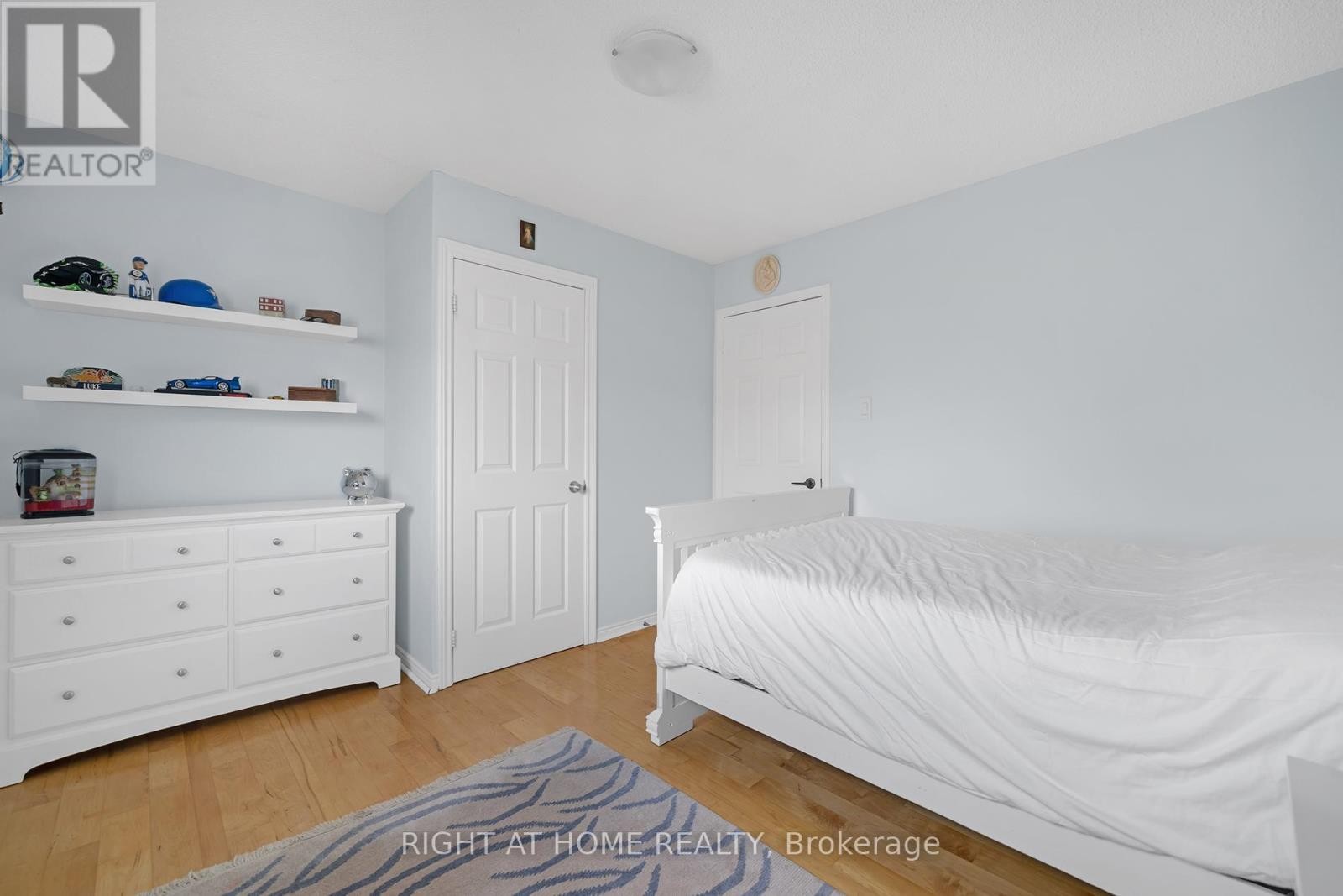 












361 HICKLING TRAIL

,
Barrie (Grove East),




Ontario
L4M6A4

