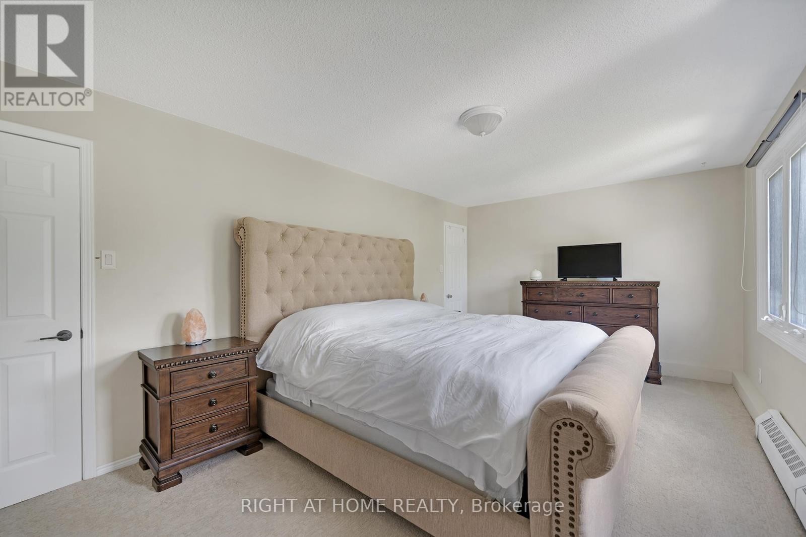 












361 HICKLING TRAIL

,
Barrie (Grove East),




Ontario
L4M6A4

