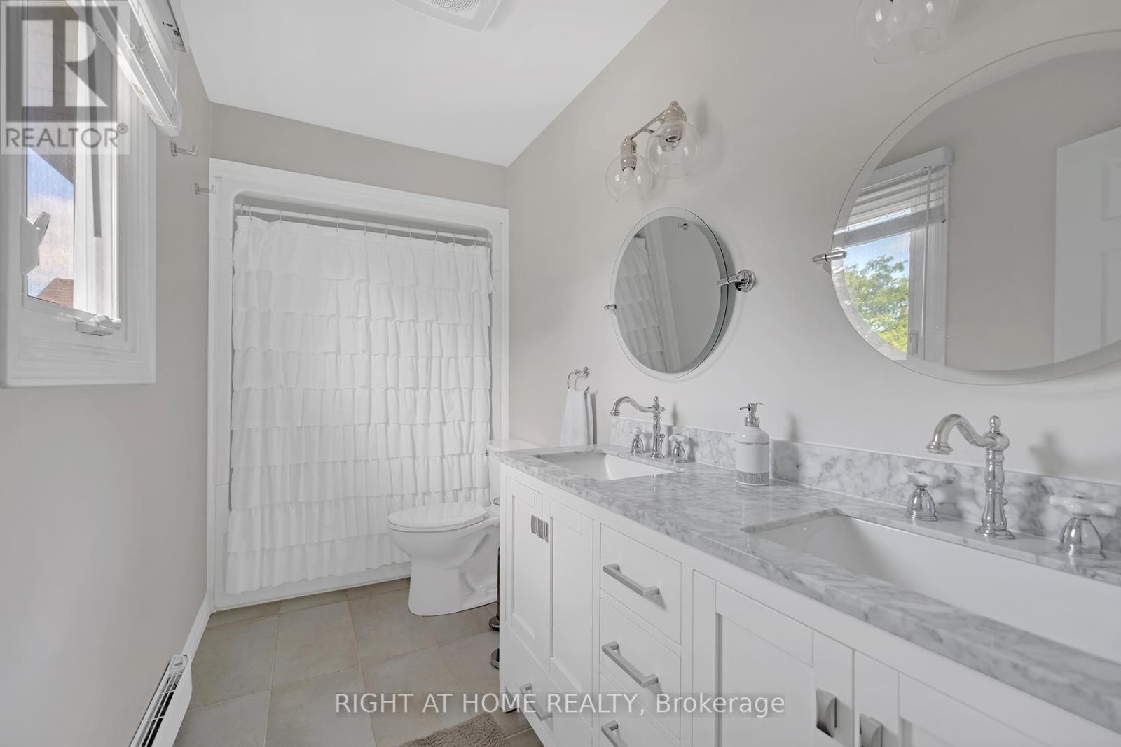 












361 HICKLING TRAIL

,
Barrie (Grove East),




Ontario
L4M6A4

