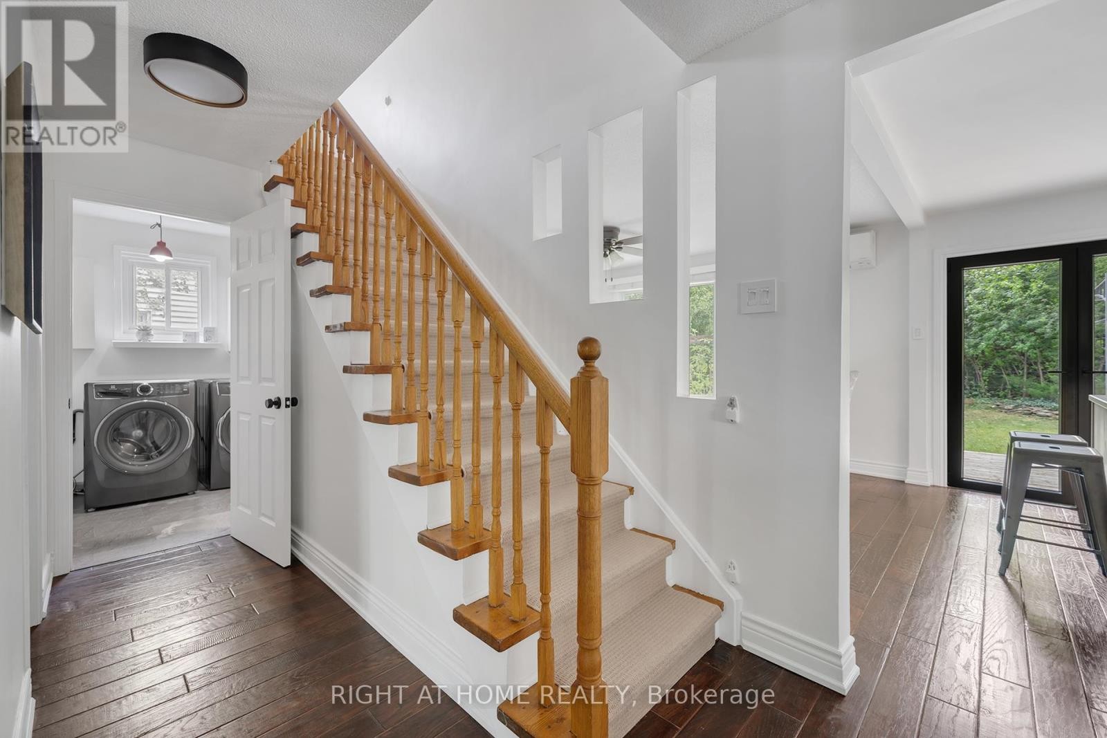 












361 HICKLING TRAIL

,
Barrie (Grove East),




Ontario
L4M6A4

