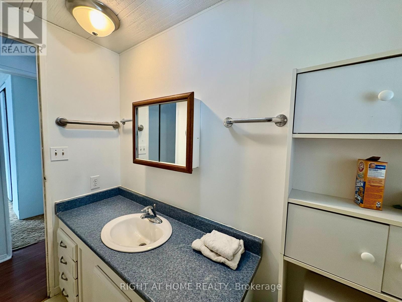 












14 SINCLAIR AVENUE S

,
Wasaga Beach,




Ontario
L9Z1K3

