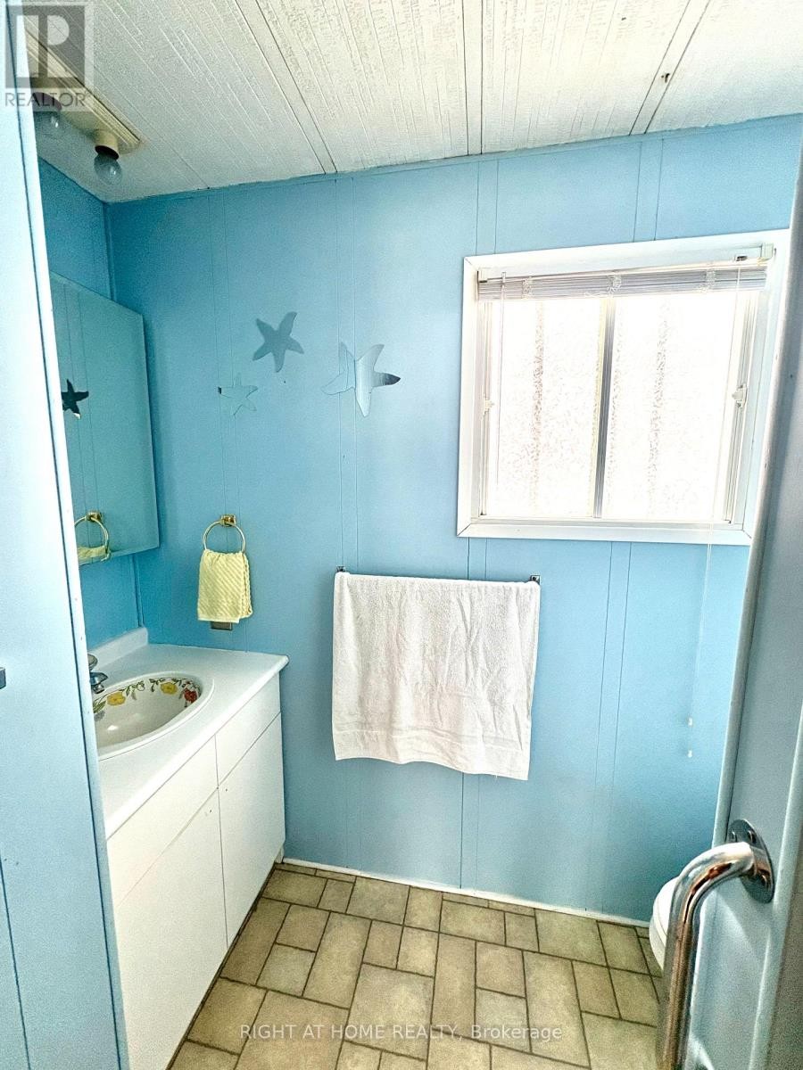












14 SINCLAIR AVENUE S

,
Wasaga Beach,




Ontario
L9Z1K3

