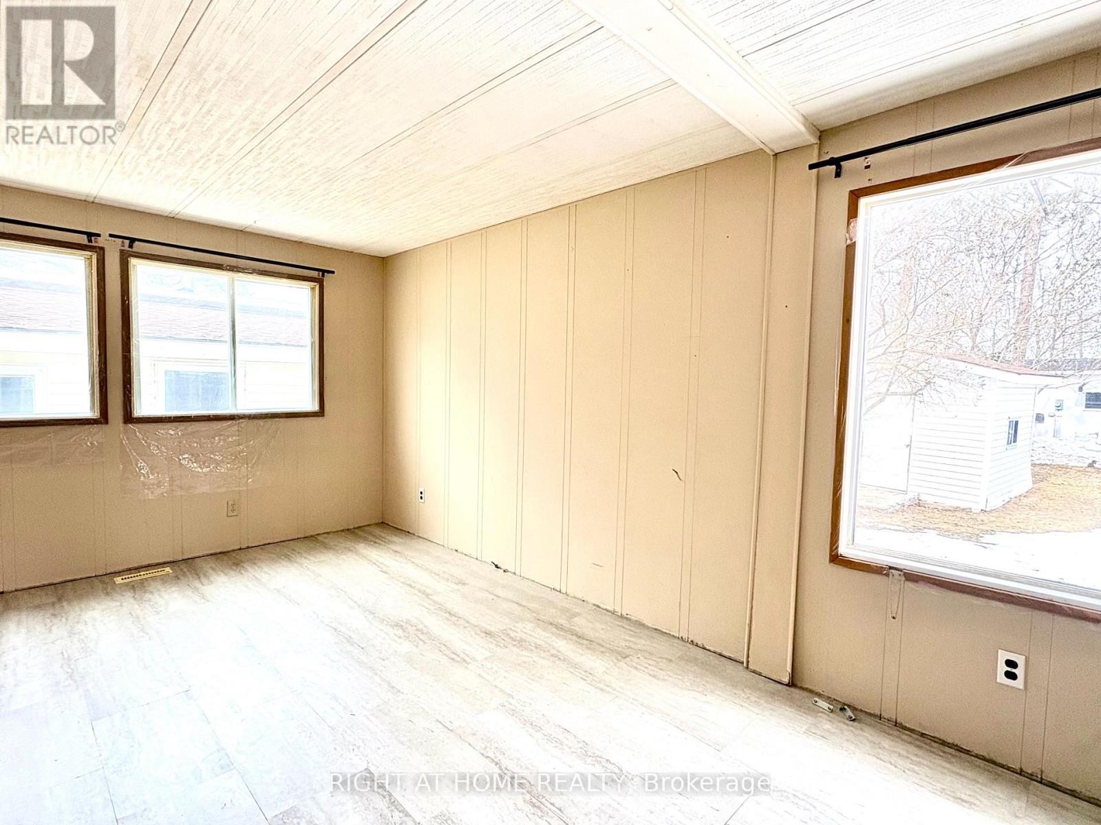 












14 SINCLAIR AVENUE S

,
Wasaga Beach,




Ontario
L9Z1K3

