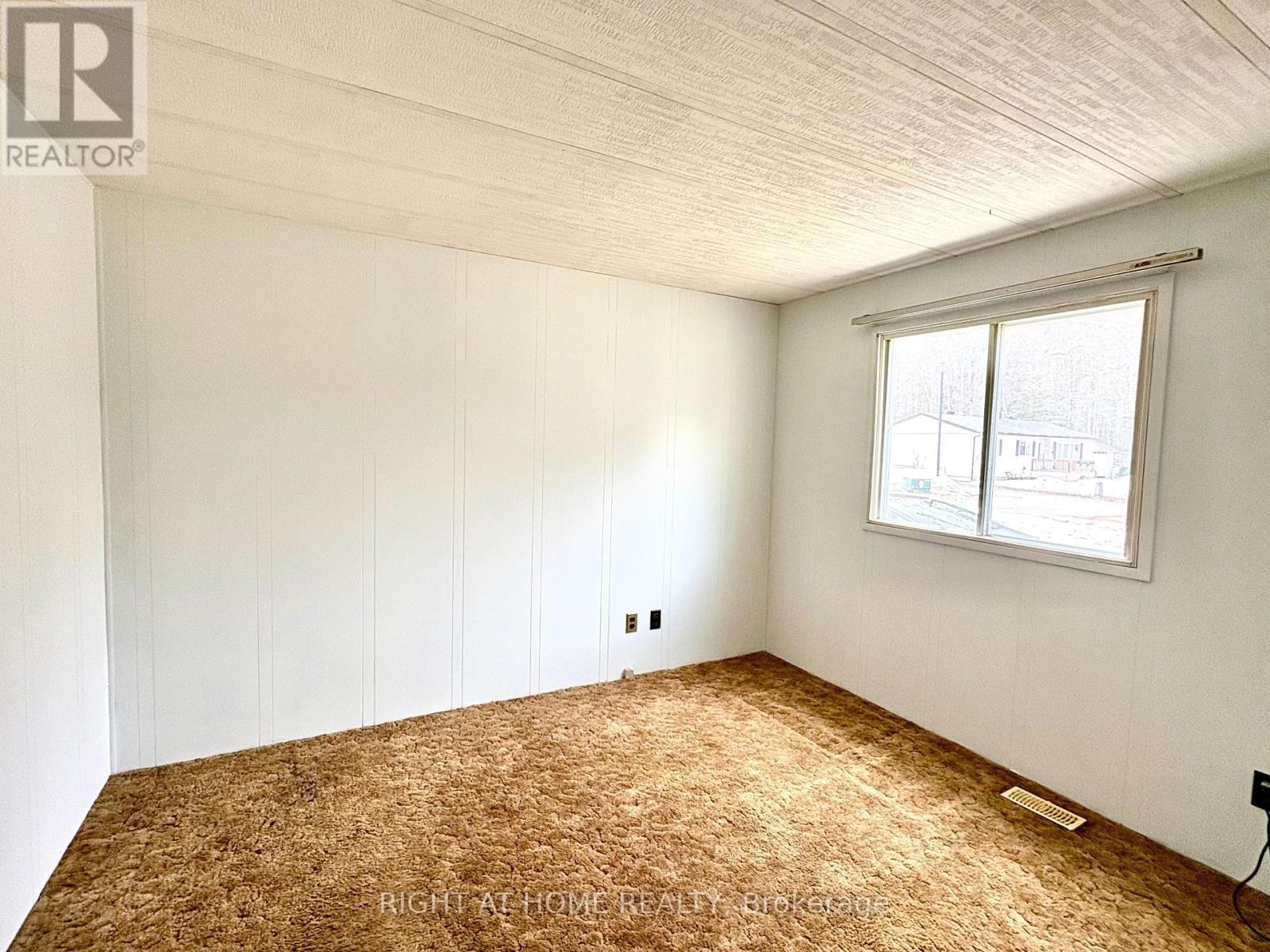 












14 SINCLAIR AVENUE S

,
Wasaga Beach,




Ontario
L9Z1K3

