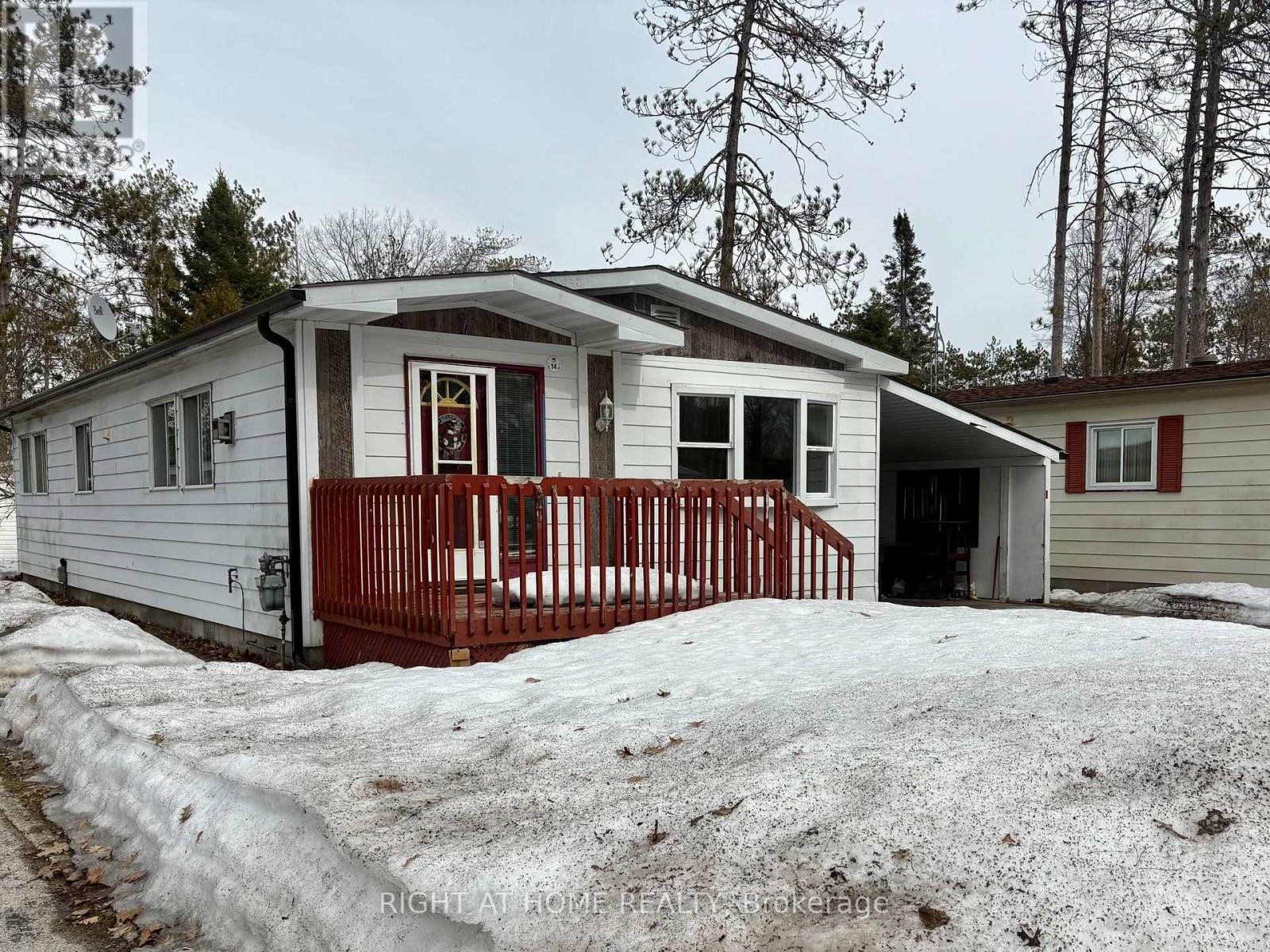 












14 SINCLAIR AVENUE S

,
Wasaga Beach,




Ontario
L9Z1K3

