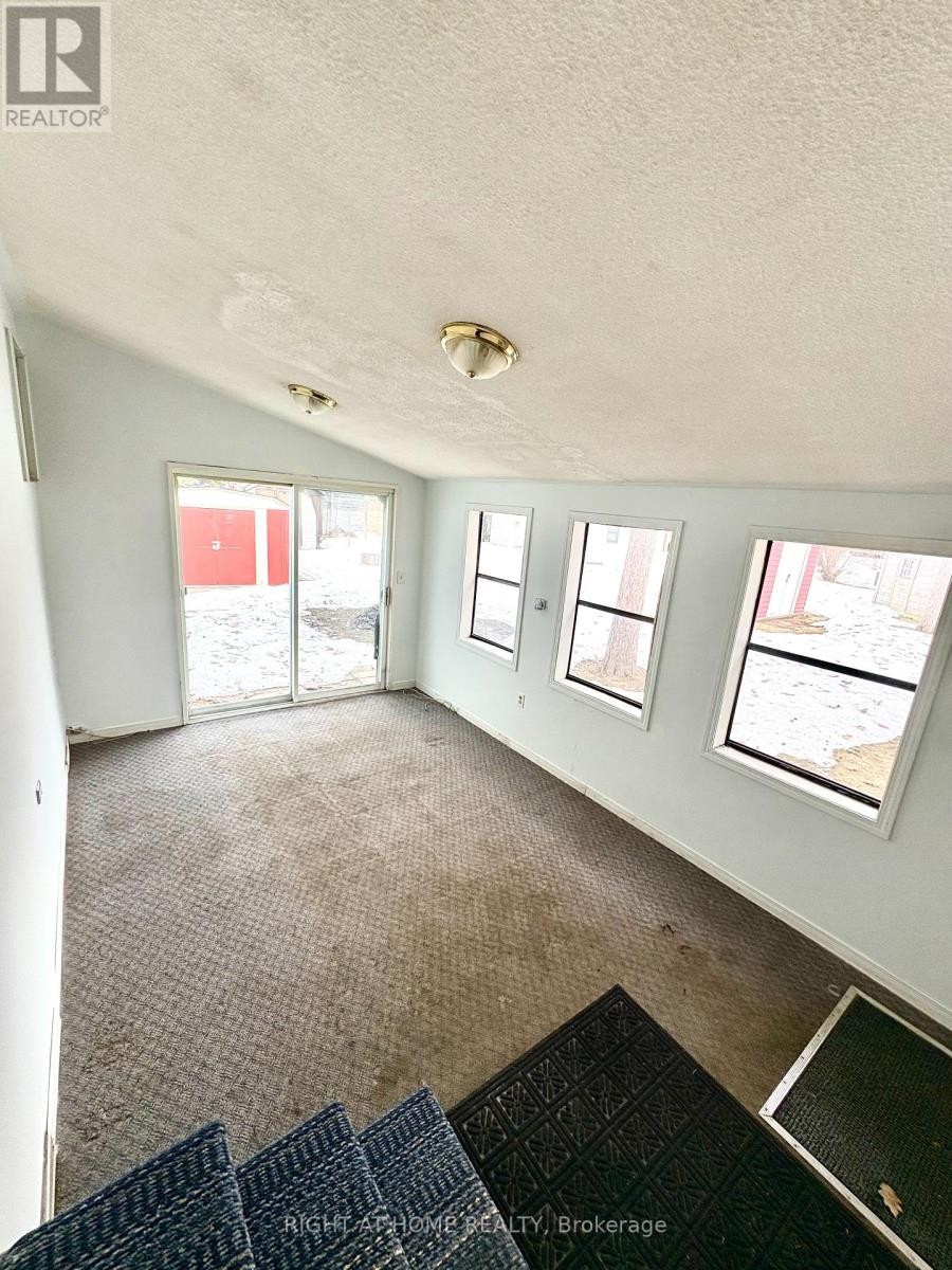 












14 SINCLAIR AVENUE S

,
Wasaga Beach,




Ontario
L9Z1K3


