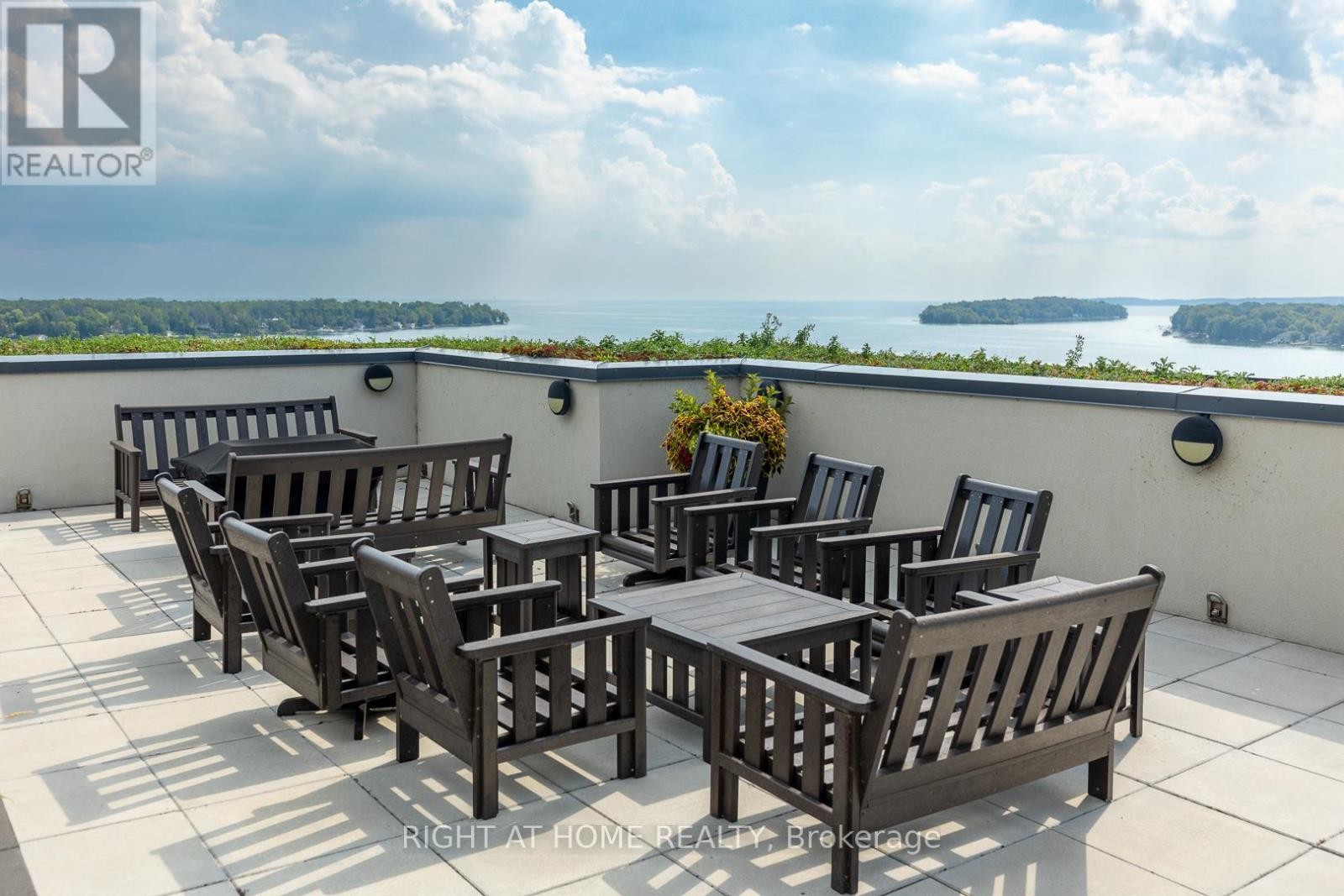 












705 - 90 ORCHARD POINT ROAD

,
Orillia,




Ontario
L3V8K4

