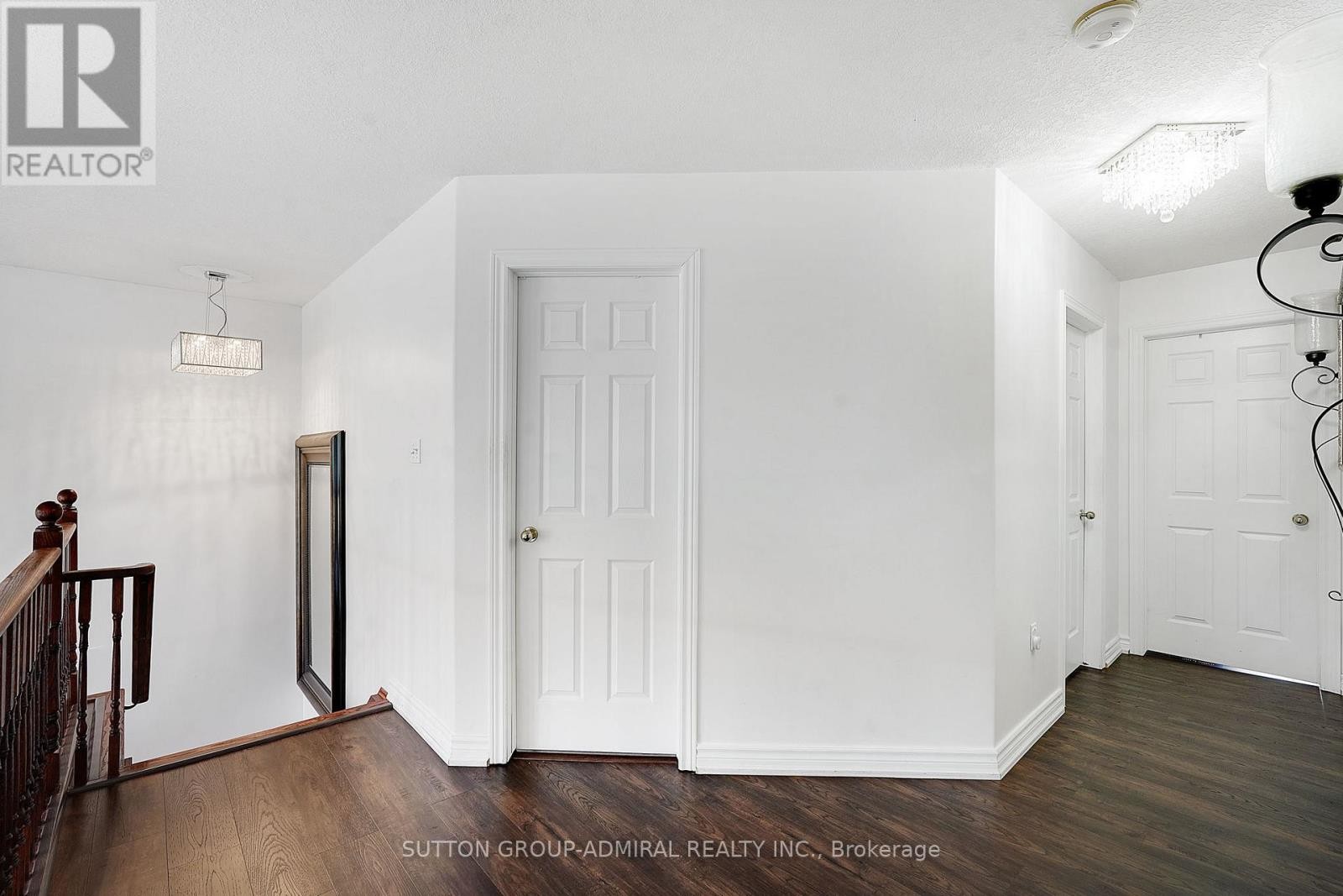 












46 BALMORAL PLACE

,
Barrie (Innis-Shore),




Ontario
L4N0Y9

