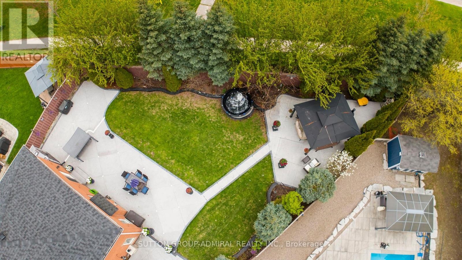 












46 BALMORAL PLACE

,
Barrie (Innis-Shore),




Ontario
L4N0Y9


