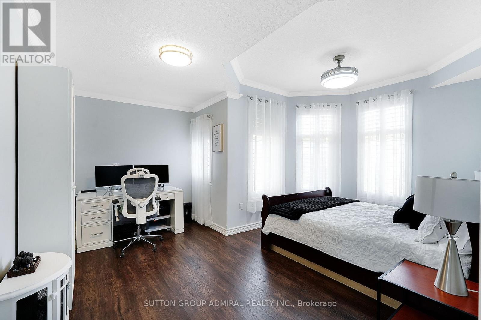 












46 BALMORAL PLACE

,
Barrie (Innis-Shore),




Ontario
L4N0Y9

