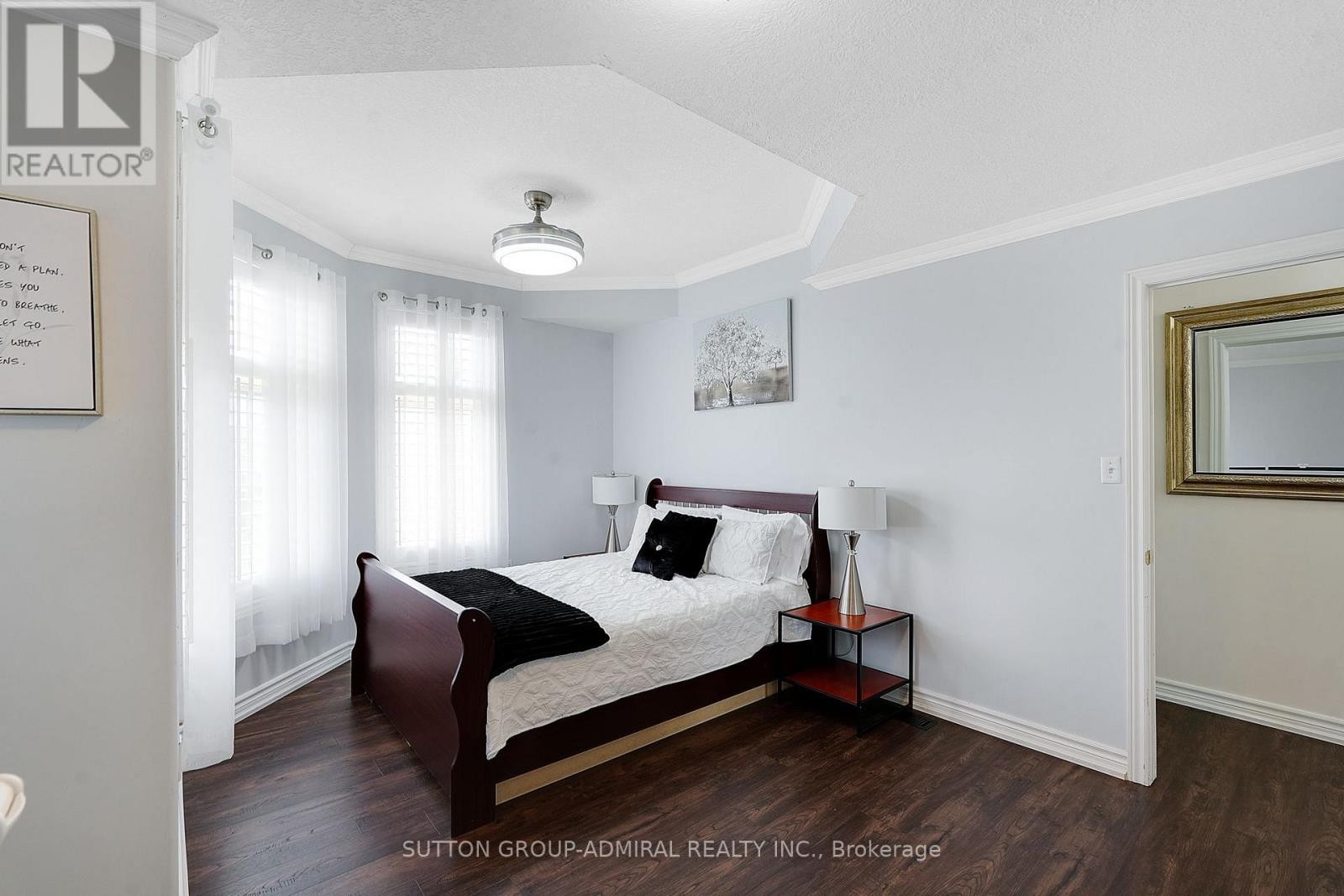 












46 BALMORAL PLACE

,
Barrie (Innis-Shore),




Ontario
L4N0Y9

