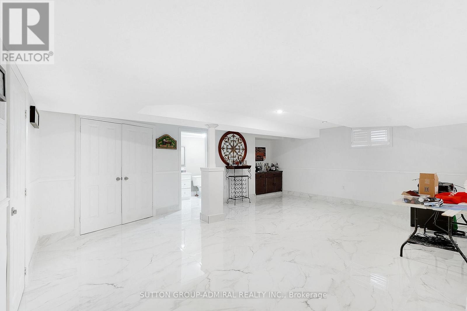 












46 BALMORAL PLACE

,
Barrie (Innis-Shore),




Ontario
L4N0Y9

