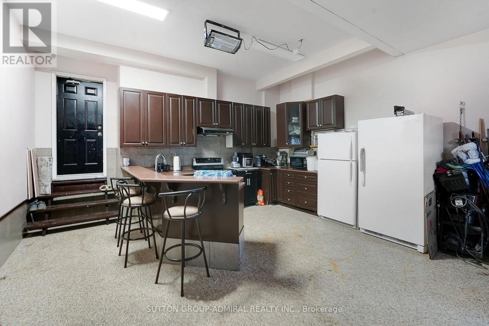 












46 BALMORAL PLACE

,
Barrie (Innis-Shore),




Ontario
L4N0Y9

