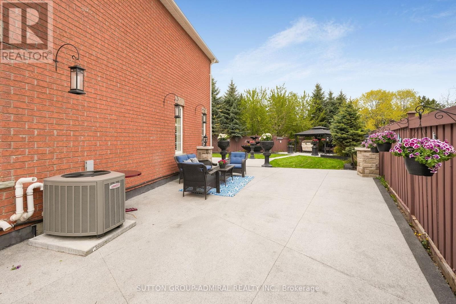 












46 BALMORAL PLACE

,
Barrie (Innis-Shore),




Ontario
L4N0Y9

