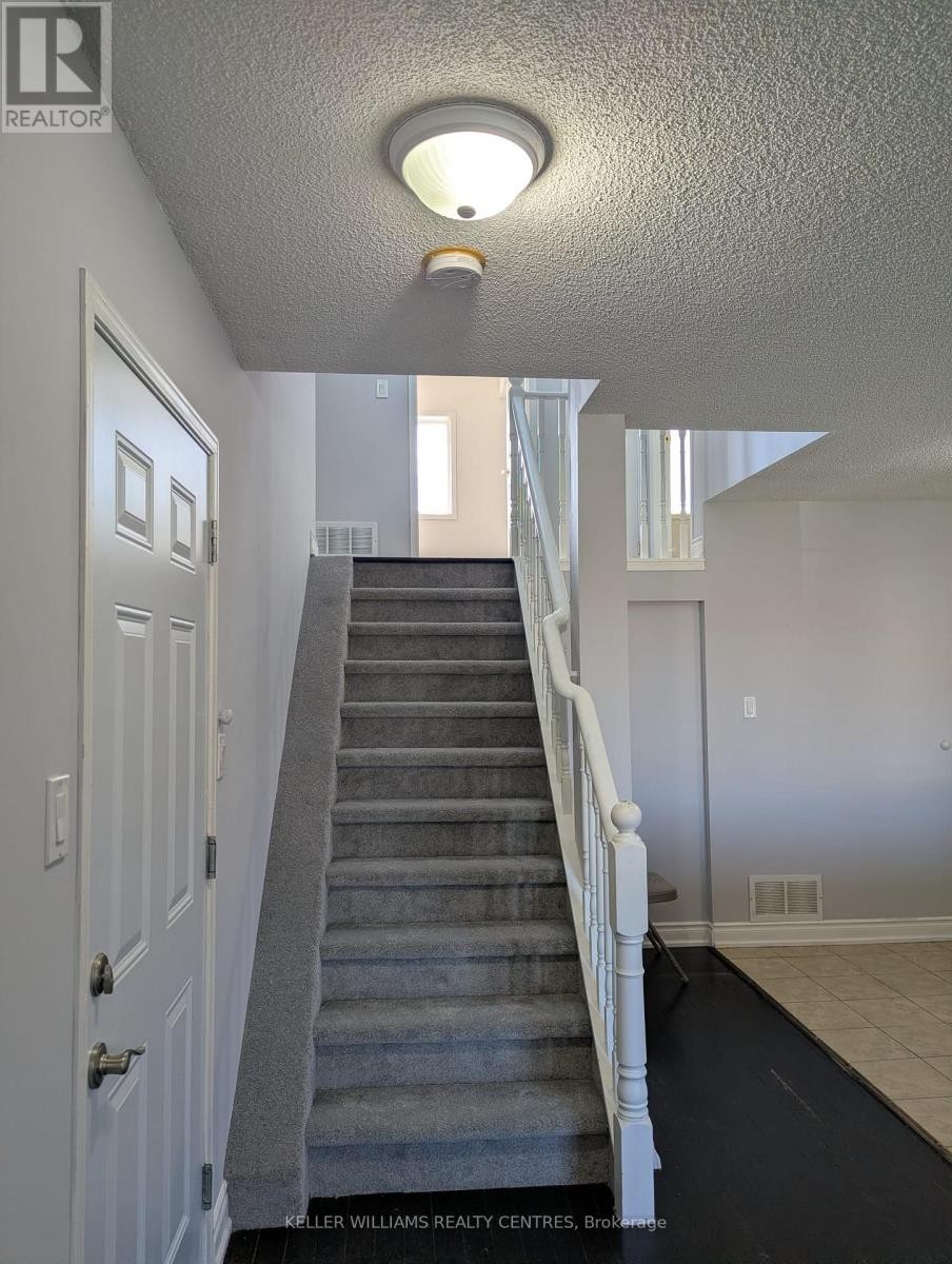 












UPPER - 152 MADELAINE DRIVE

,
Barrie (Painswick South),




Ontario
L4N0N1

