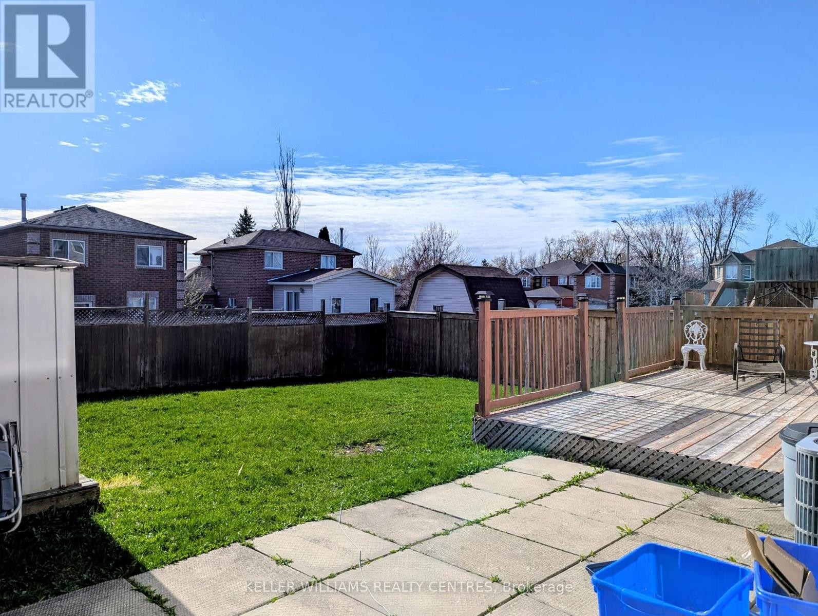 












UPPER - 152 MADELAINE DRIVE

,
Barrie (Painswick South),




Ontario
L4N0N1

