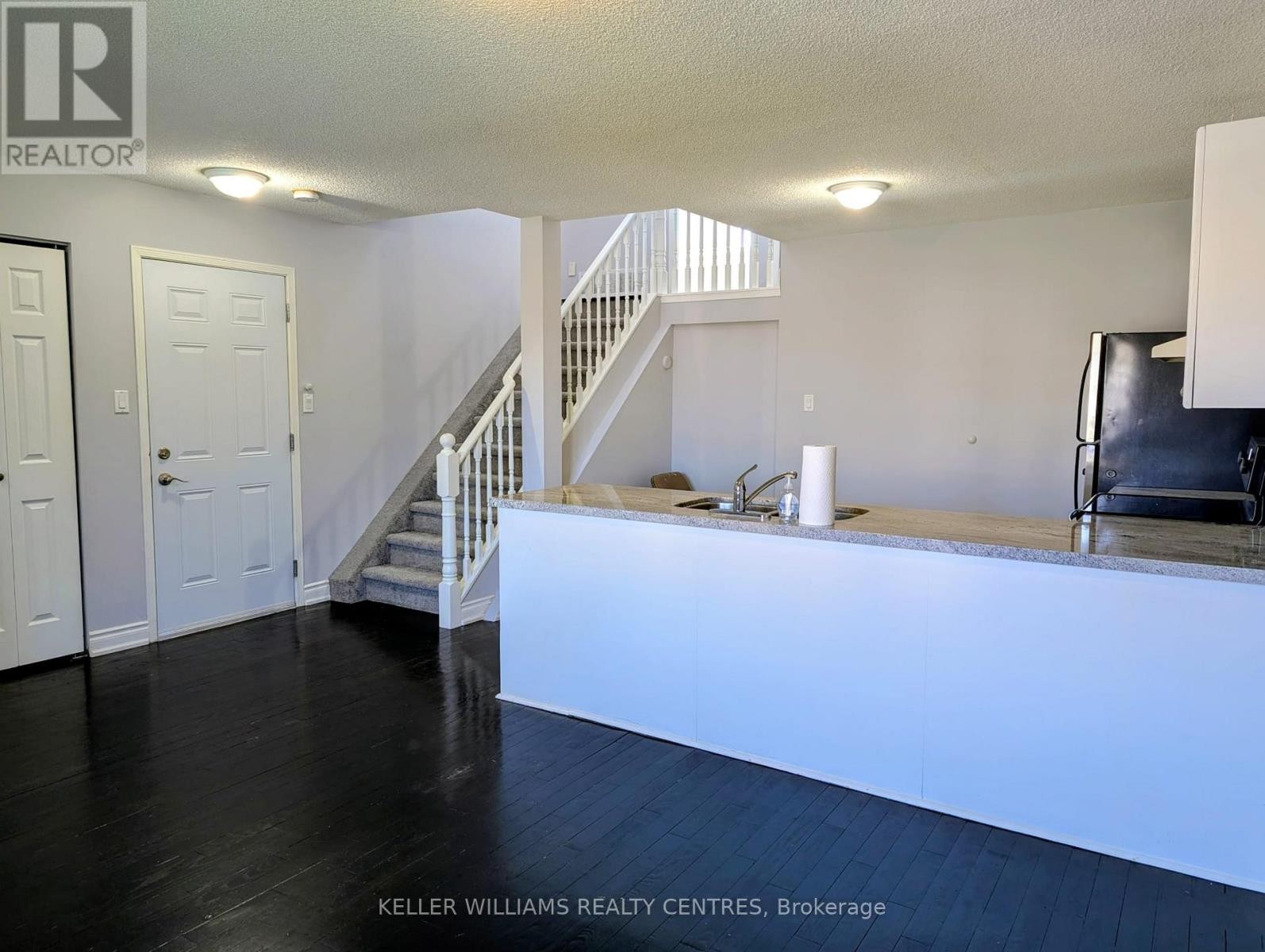 












UPPER - 152 MADELAINE DRIVE

,
Barrie (Painswick South),




Ontario
L4N0N1

