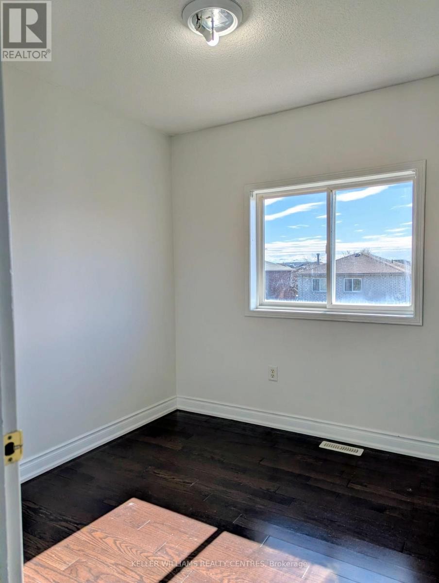 












UPPER - 152 MADELAINE DRIVE

,
Barrie (Painswick South),




Ontario
L4N0N1

