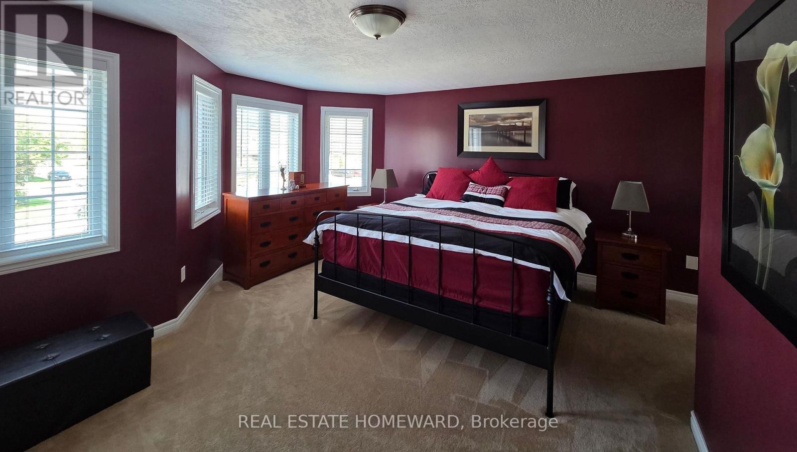 












139 BIRKHALL PLACE

,
Barrie (Innis-Shore),




Ontario
L4N0K7

