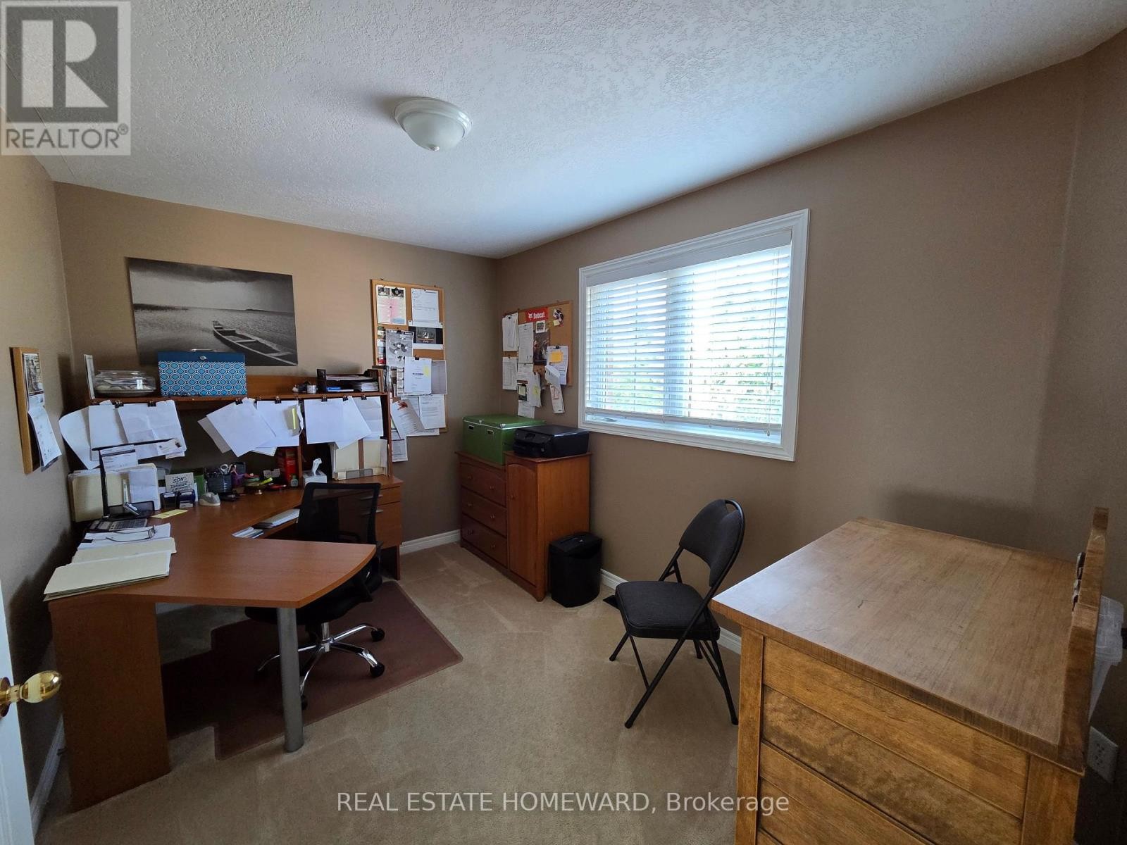 












139 BIRKHALL PLACE

,
Barrie (Innis-Shore),




Ontario
L4N0K7

