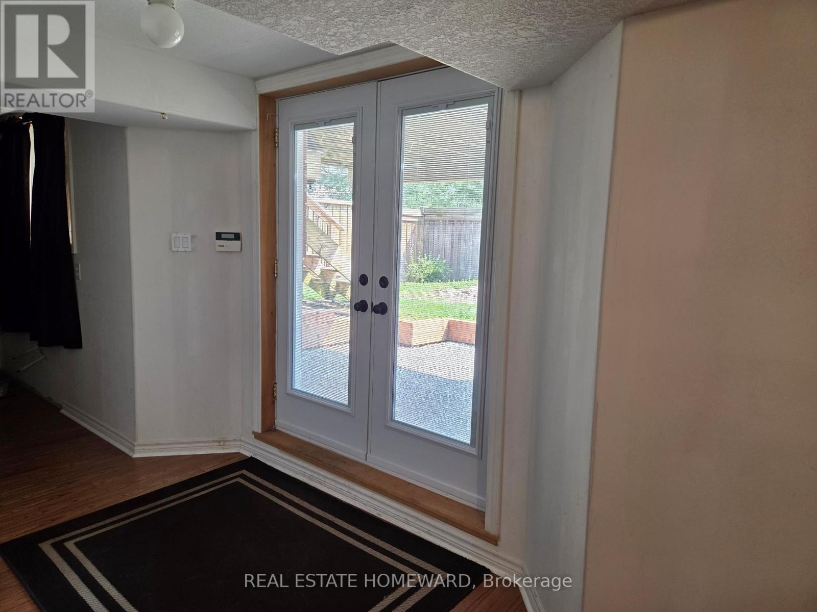 












139 BIRKHALL PLACE

,
Barrie (Innis-Shore),




Ontario
L4N0K7

