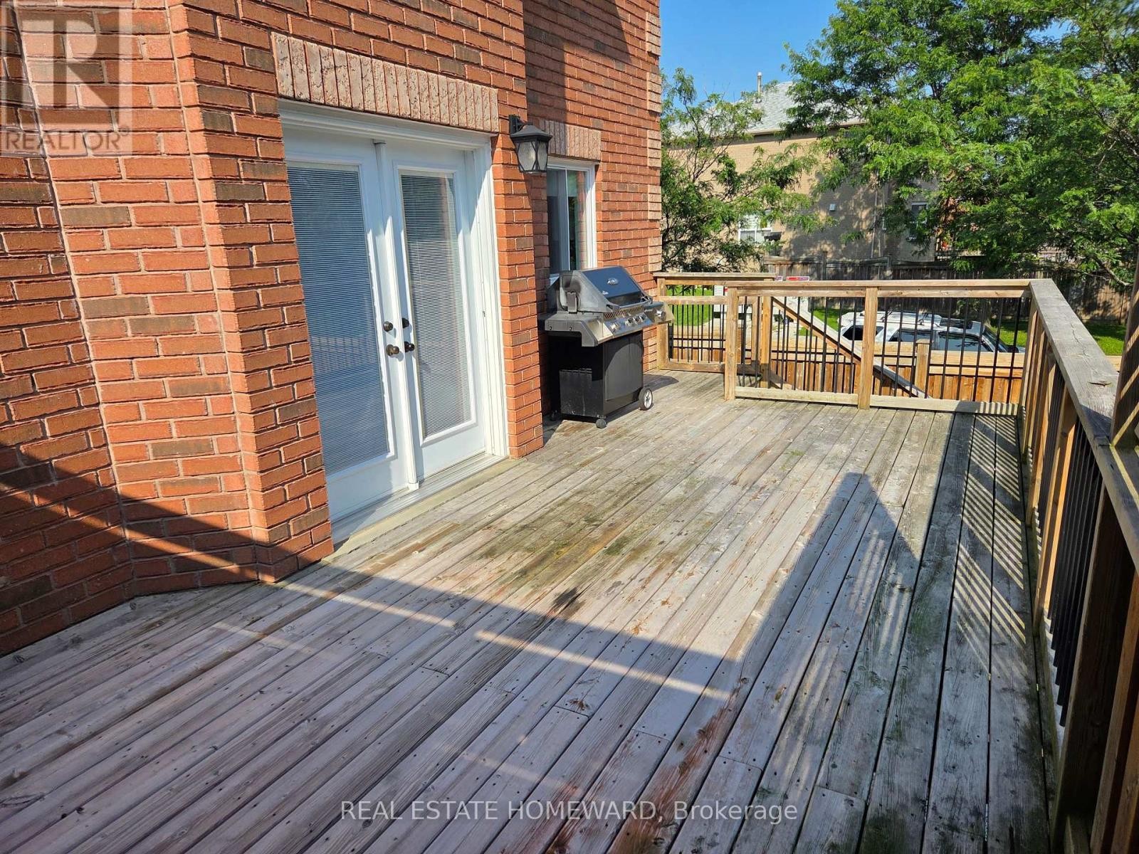 












139 BIRKHALL PLACE

,
Barrie (Innis-Shore),




Ontario
L4N0K7

