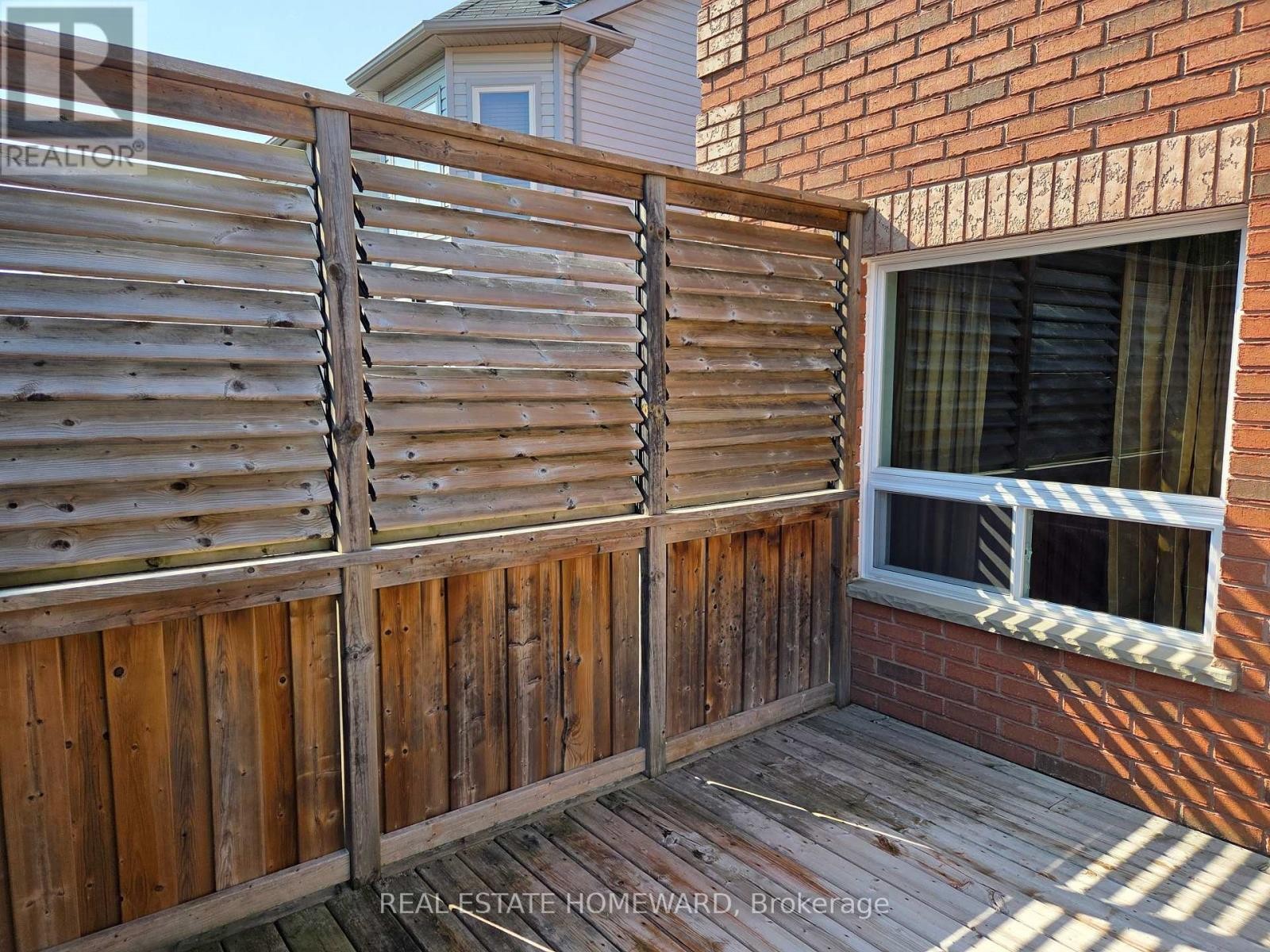 












139 BIRKHALL PLACE

,
Barrie (Innis-Shore),




Ontario
L4N0K7

