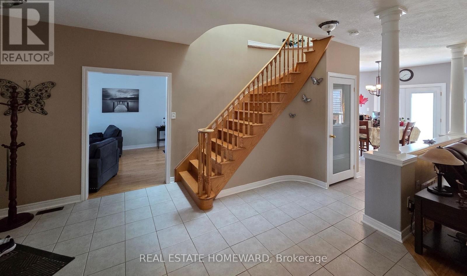 












139 BIRKHALL PLACE

,
Barrie (Innis-Shore),




Ontario
L4N0K7

