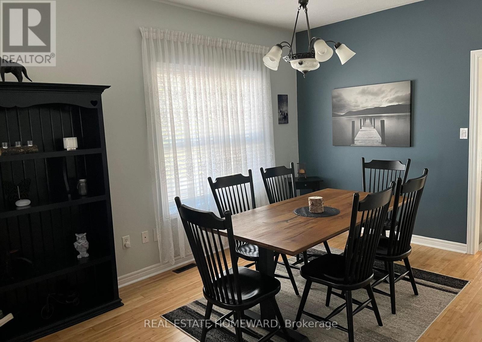 












139 BIRKHALL PLACE

,
Barrie (Innis-Shore),




Ontario
L4N0K7

