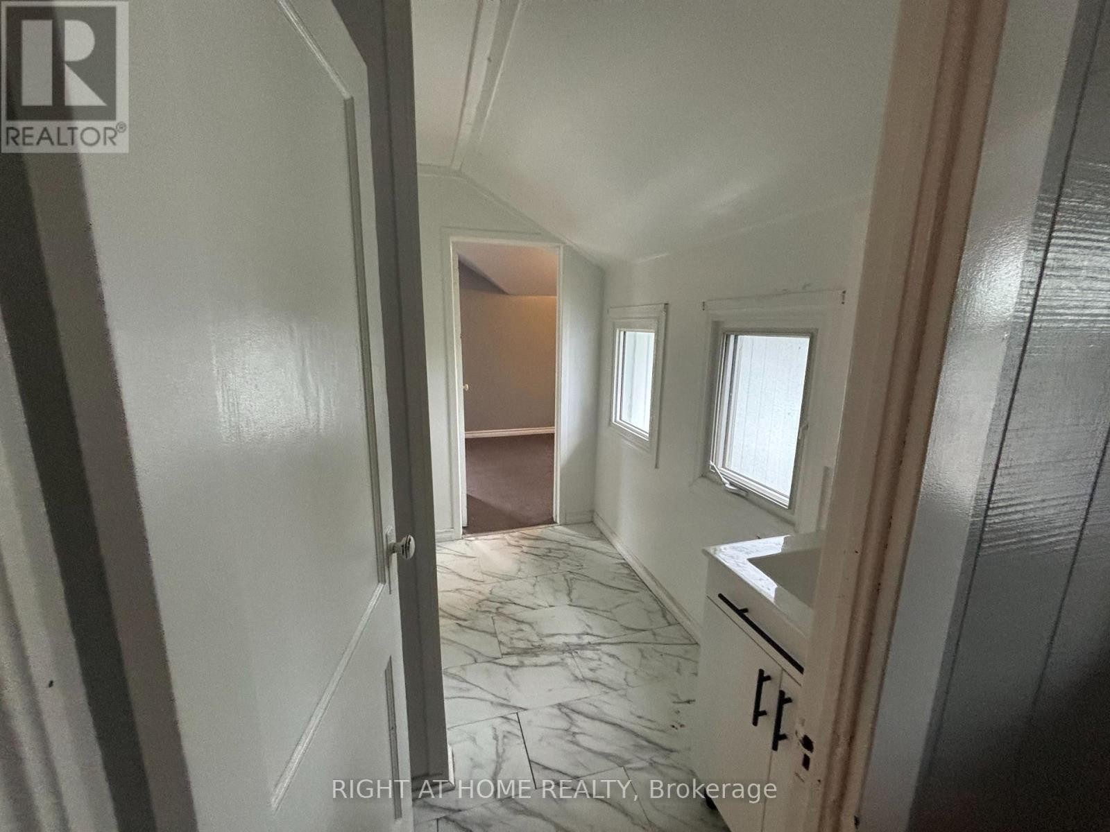 












58 SECOND STREET E

,
Kirkland Lake (KL & Area),




Ontario
P2N1R5

