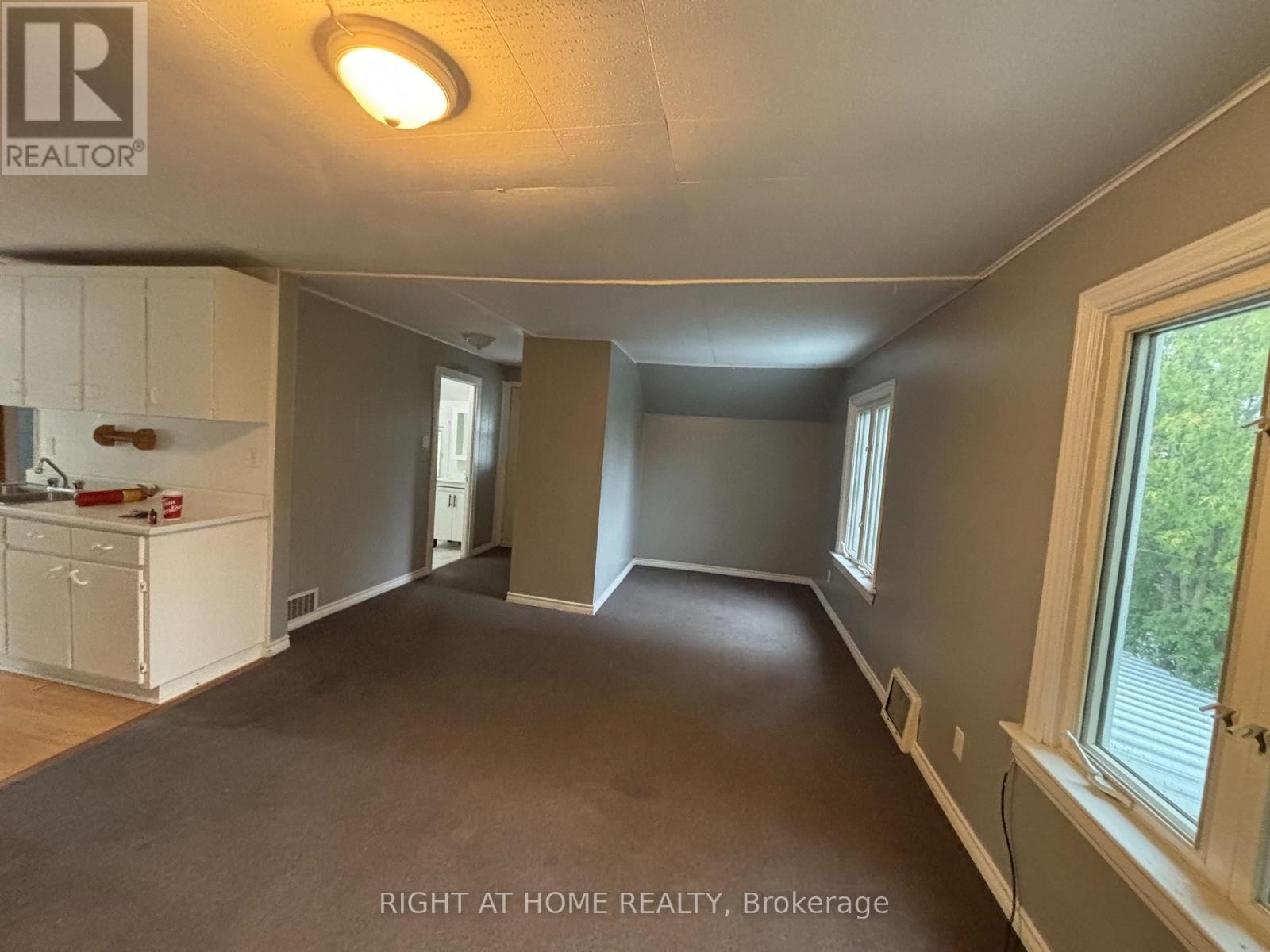 












58 SECOND STREET E

,
Kirkland Lake (KL & Area),




Ontario
P2N1R5

