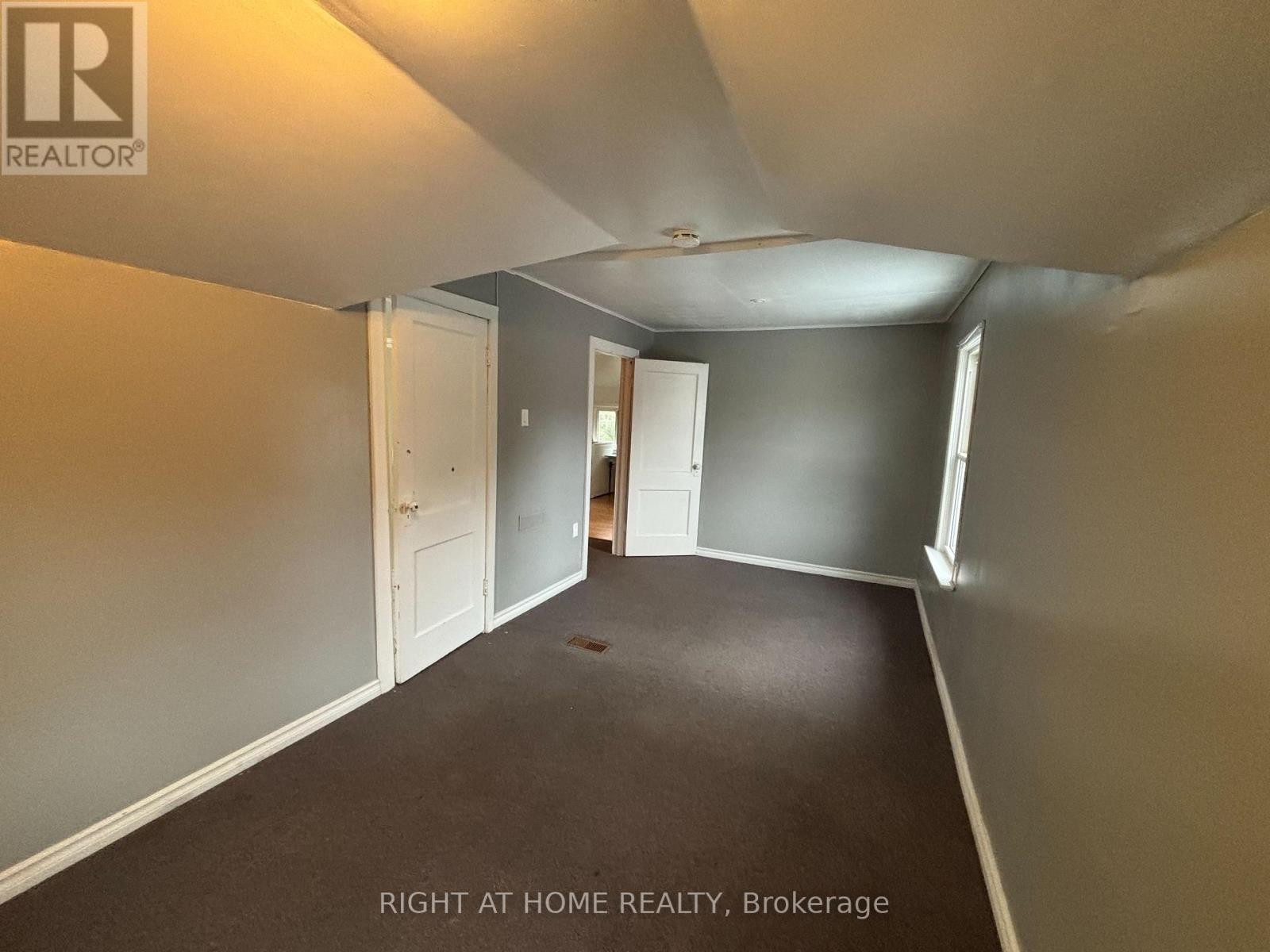 












58 SECOND STREET E

,
Kirkland Lake (KL & Area),




Ontario
P2N1R5


