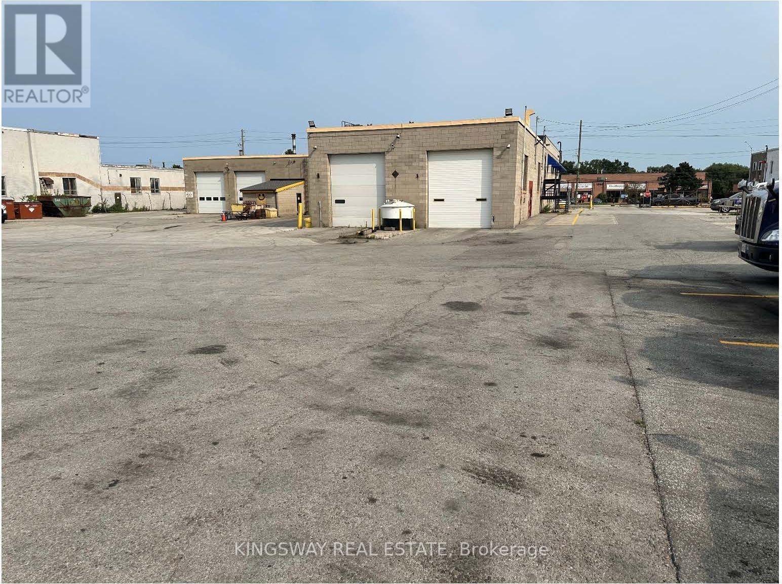 












1351 SPEERS ROAD

,
Oakville (QE Queen Elizabeth),




Ontario
L6L2X5

