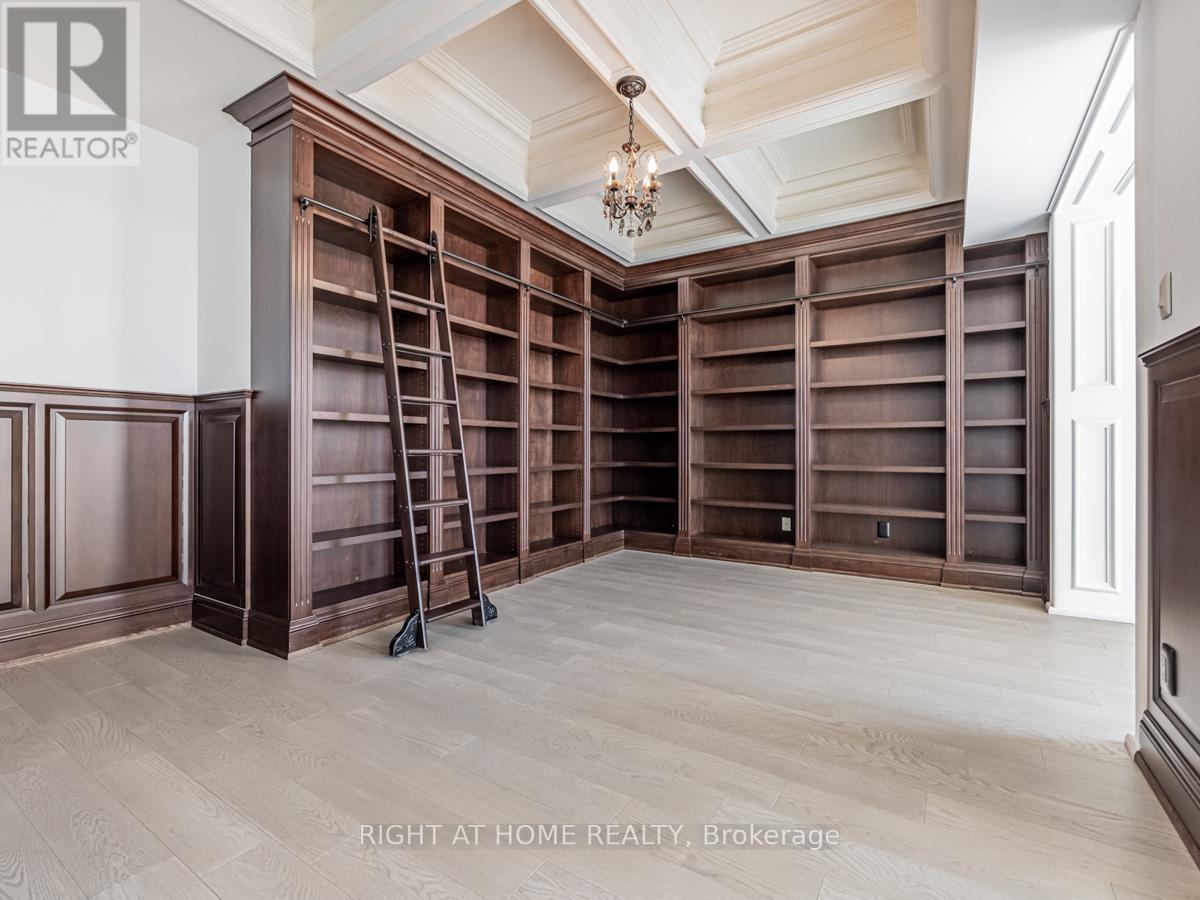 












LPH19 - 2095 LAKE SHORE BOULEVARD W

,
Toronto (Mimico),




Ontario
M8V4G4

