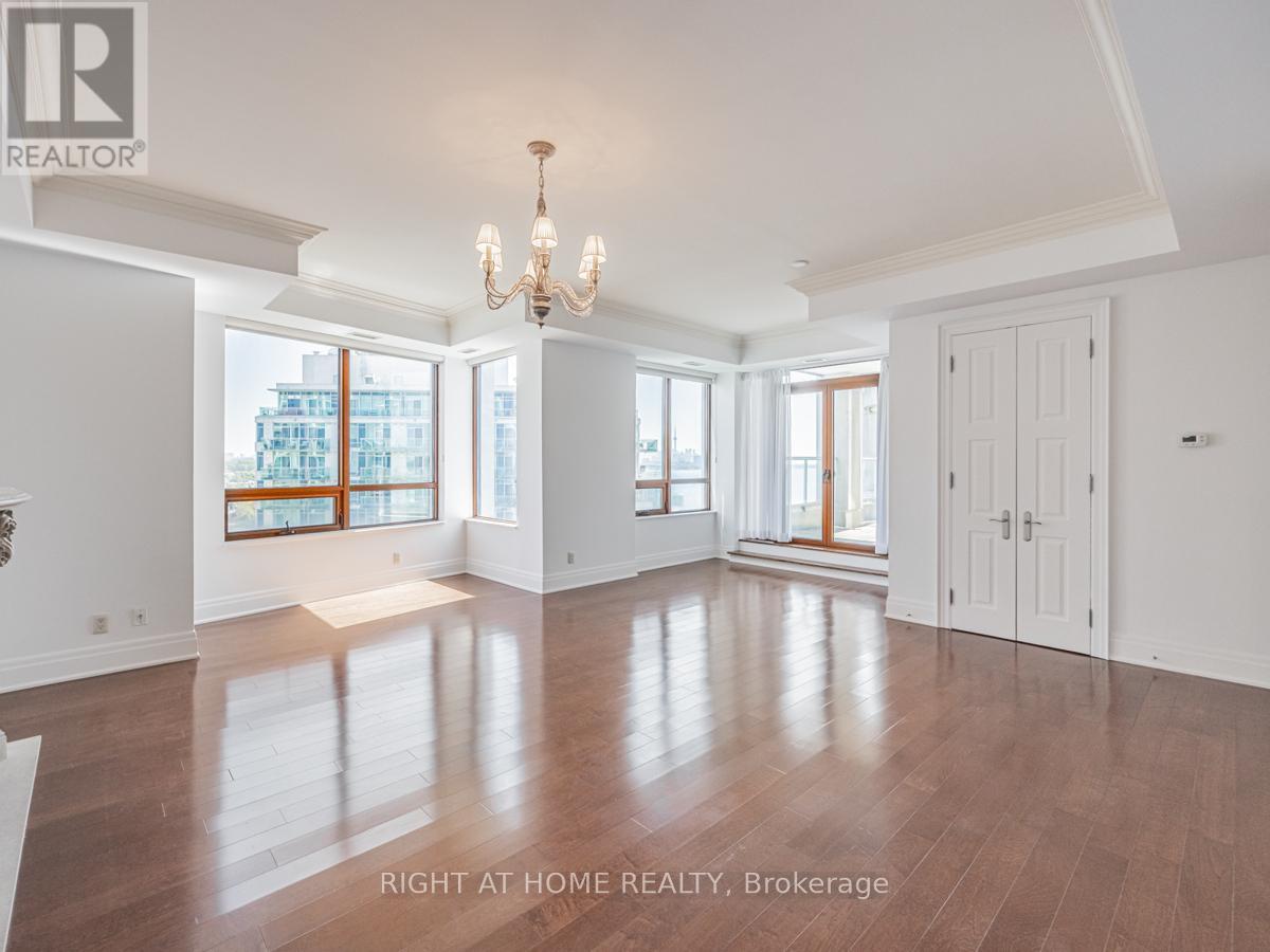 












LPH19 - 2095 LAKE SHORE BOULEVARD W

,
Toronto (Mimico),




Ontario
M8V4G4

