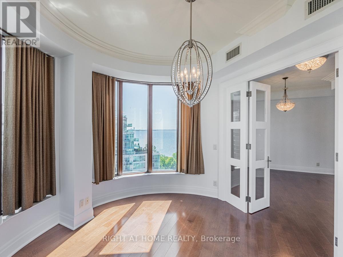 












LPH19 - 2095 LAKE SHORE BOULEVARD W

,
Toronto (Mimico),




Ontario
M8V4G4

