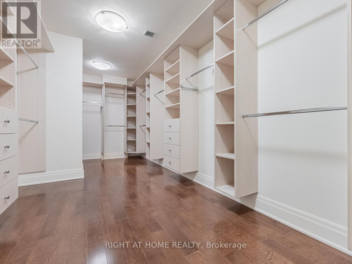 












LPH19 - 2095 LAKE SHORE BOULEVARD W

,
Toronto (Mimico),




Ontario
M8V4G4

