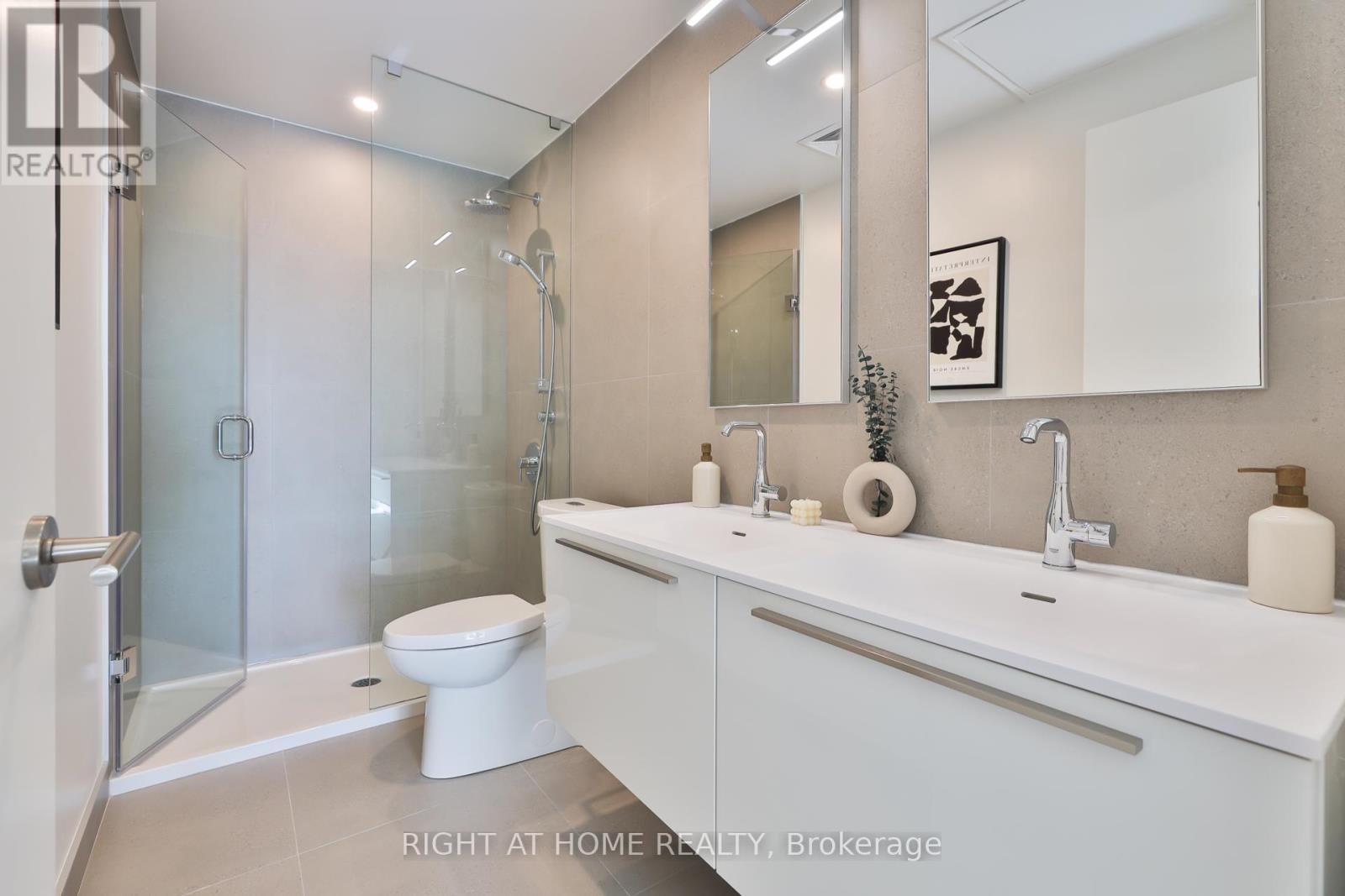 












604 - 2720 DUNDAS STREET W

,
Toronto (Junction Area),




Ontario
M6P0C3

